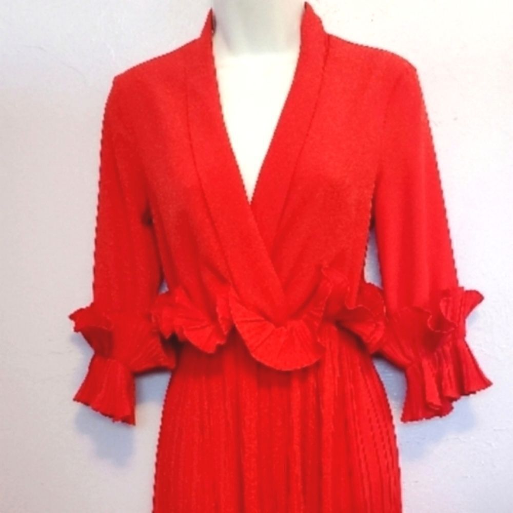 PRETTY LITTLE THING Dress